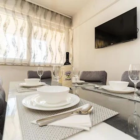 Apartment Mihaela *